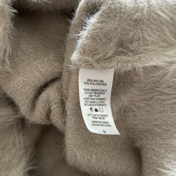 Double Zero Brand Fuzzy Cropped Sweater - Picture 5 of 5